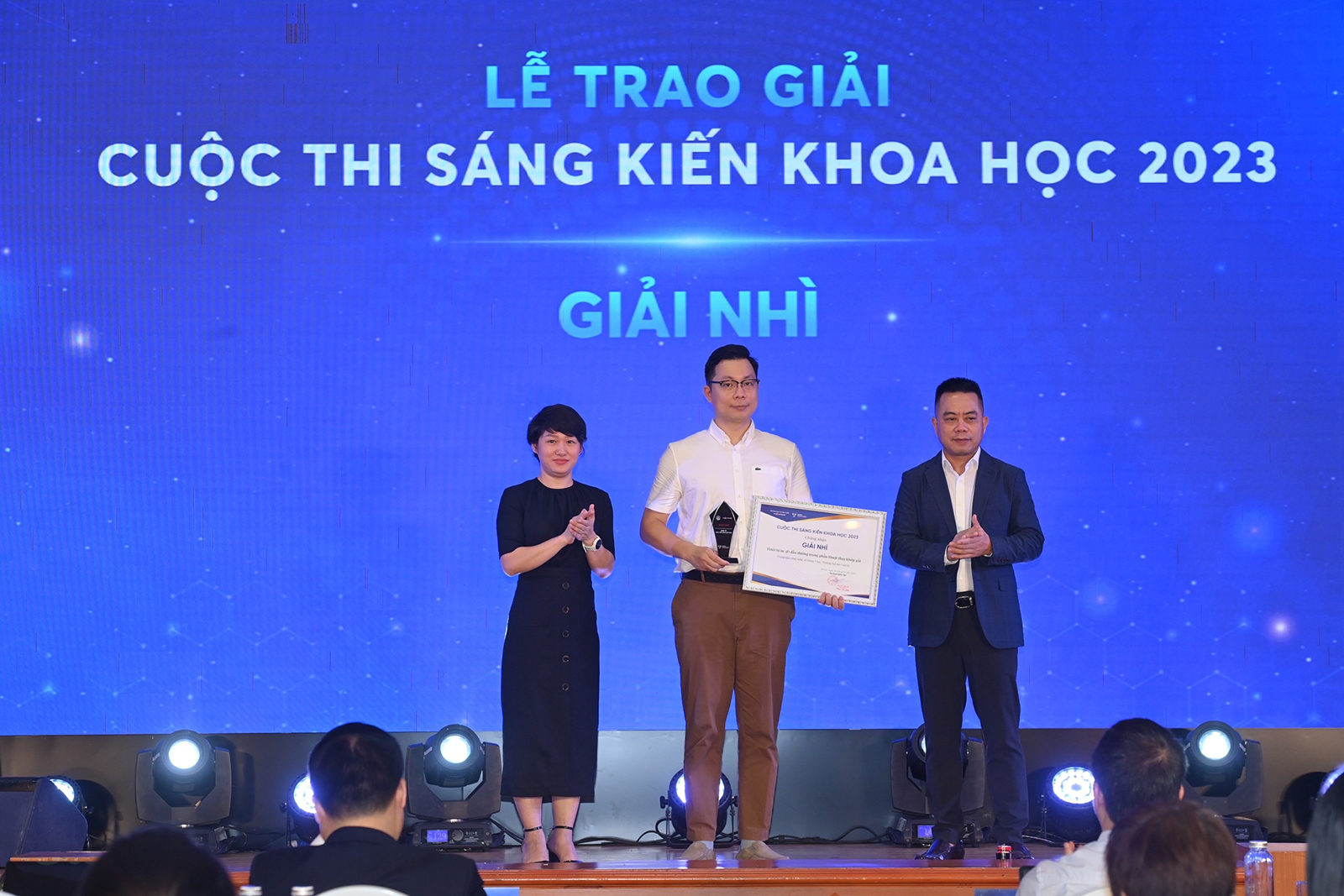 VinUni giành giải nhì cuộc thi sáng kiến khoa học 2023